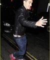 tom-parker-sticks-tongue-out-on-date-with-kelsey-hardwick-01.jpg